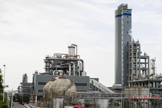 守護化工廠安全運行的基石 石油化工設備的關鍵技術解析